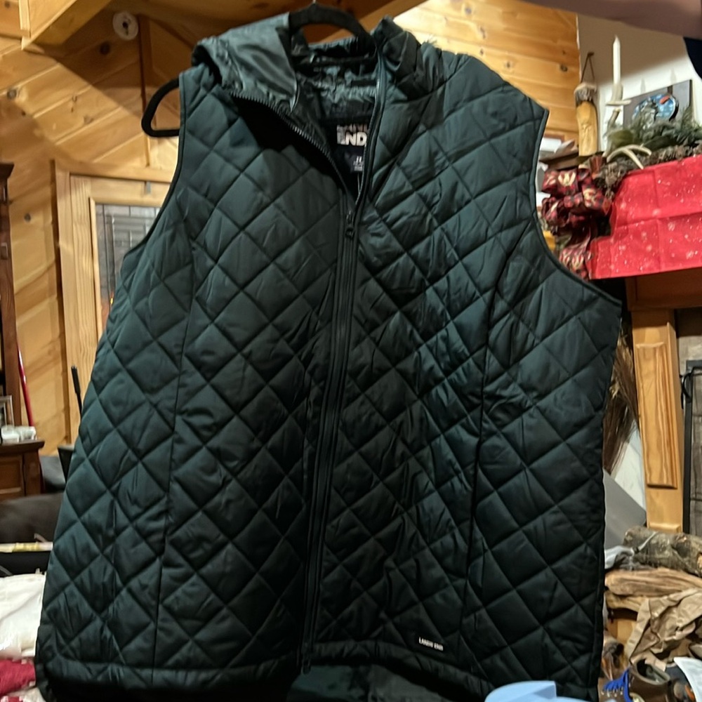 NEW Lands End hoodie vest! Sizes 2x but fits like a generous 3x.